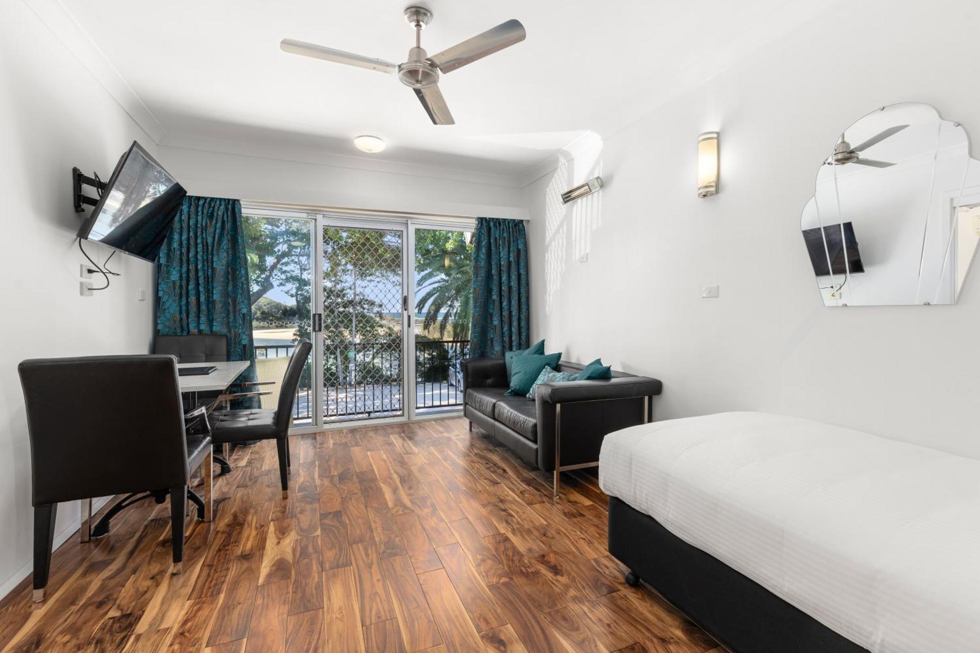 Motel Miramar นัมบัคคาเฮดส์ ภายนอก รูปภาพ