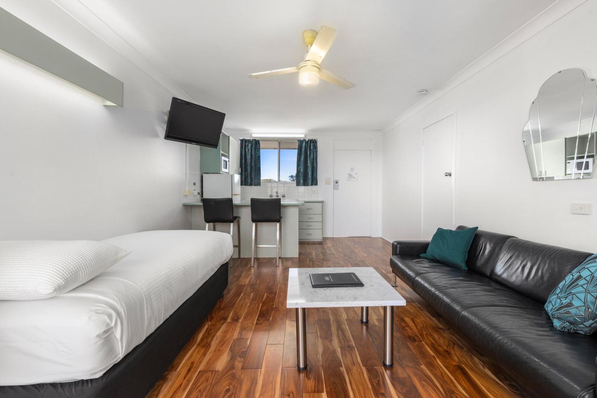 Motel Miramar นัมบัคคาเฮดส์ ภายนอก รูปภาพ