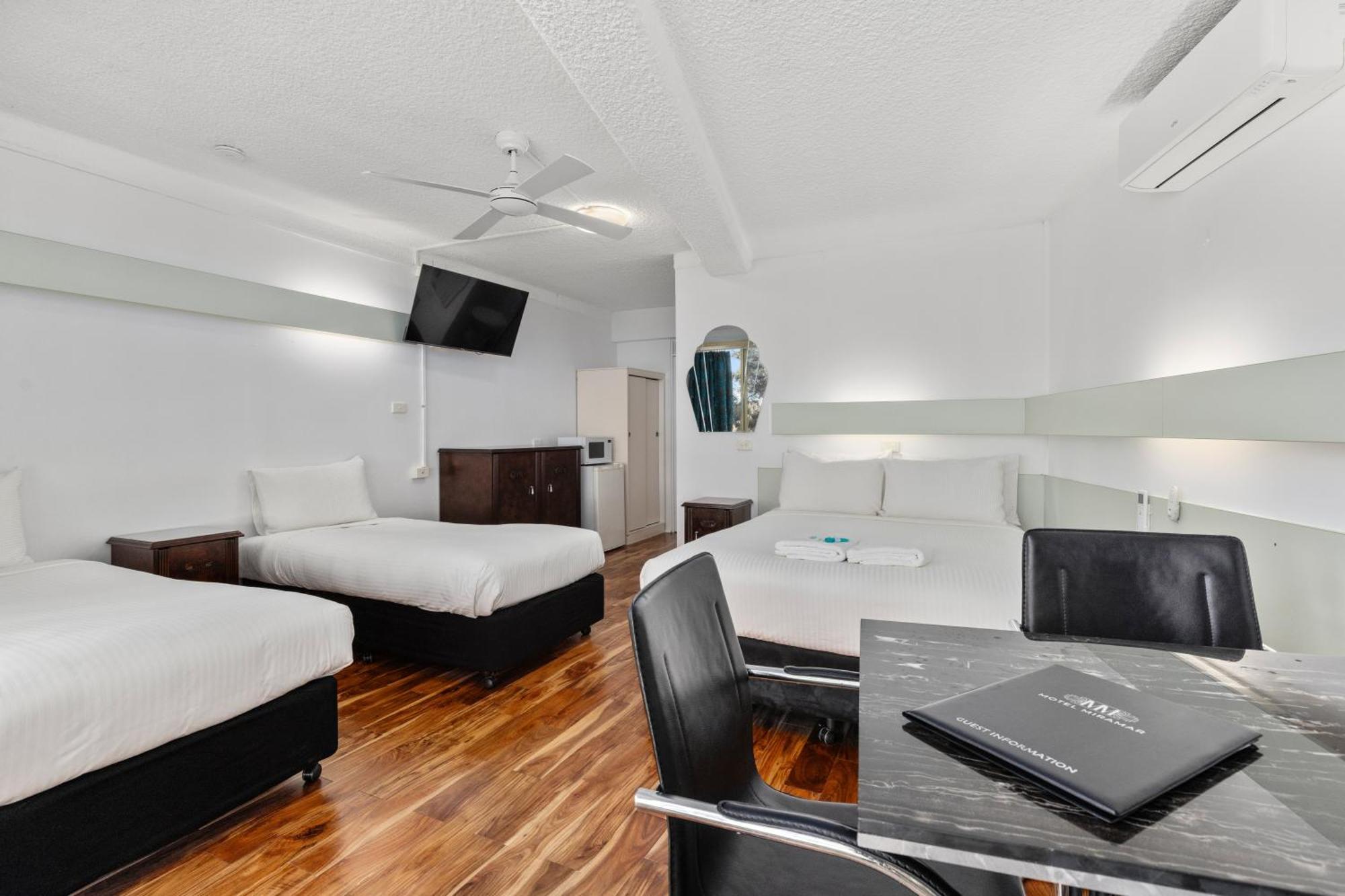 Motel Miramar นัมบัคคาเฮดส์ ภายนอก รูปภาพ