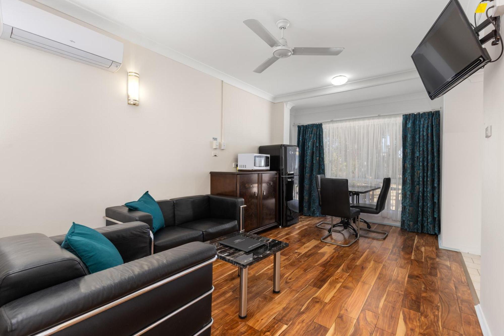 Motel Miramar นัมบัคคาเฮดส์ ภายนอก รูปภาพ